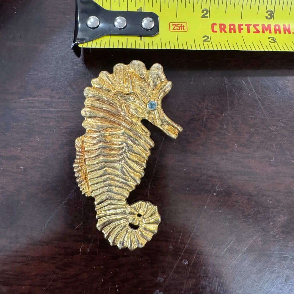 Gold plated handcrafted seahorse pendant - Picture 4 of 5